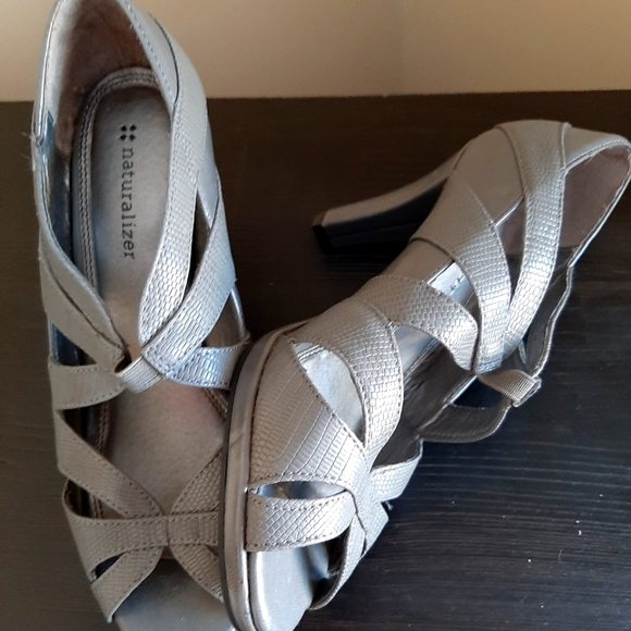 Naturalizer - Comfy Grey Peep Toes Heels - Size: 7.5 - Picture 2 of 8